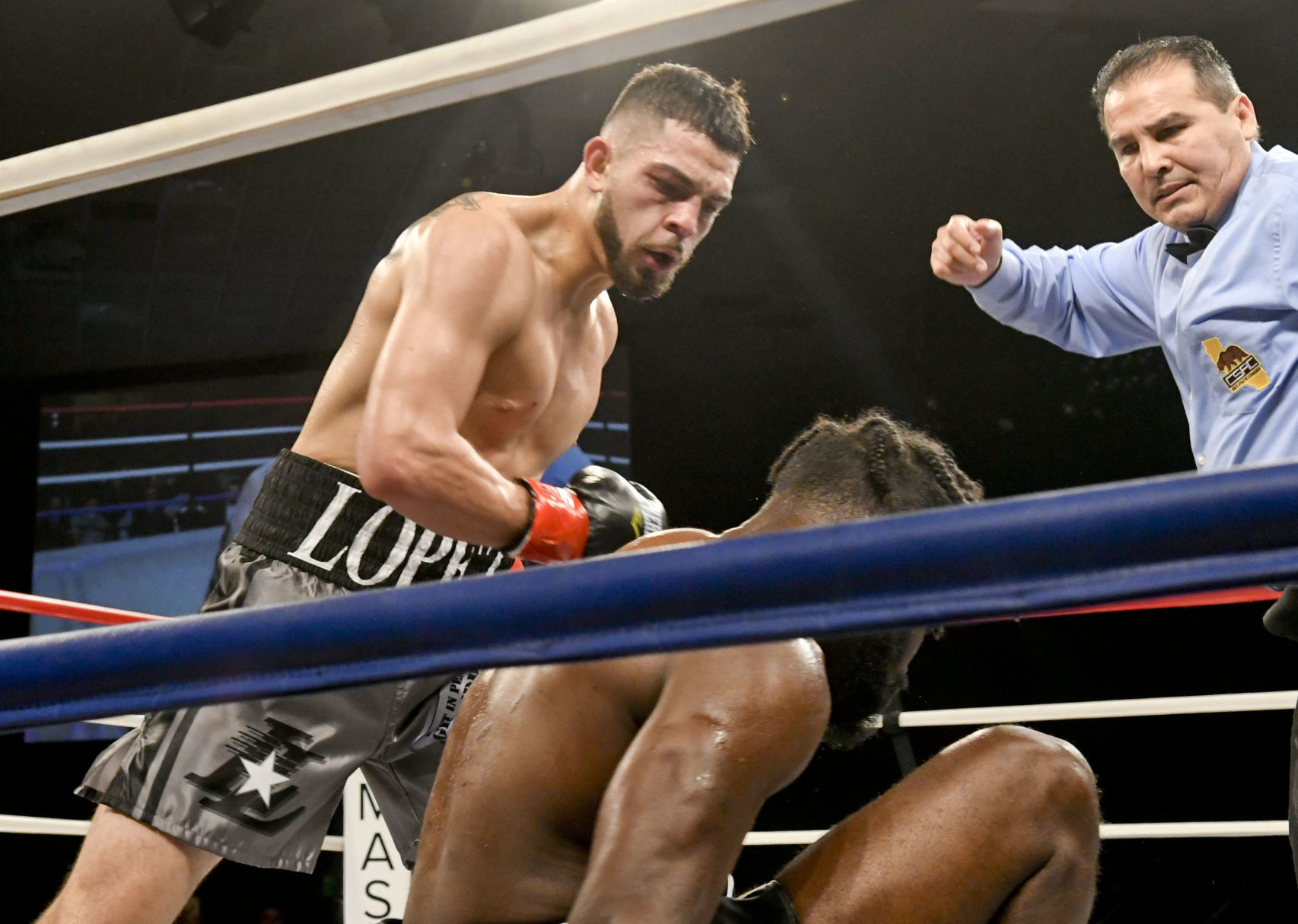 011020 WFC 120 boxing 28.jpg